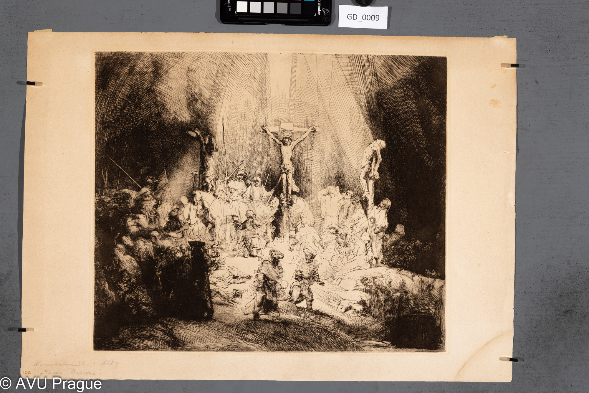 Rembrandt van Rijn, Tři na kříži, 1673 - originál; lept, 40,5 x 34  , papír - 54,7 x 39; 19.stol- Facsimile, reprodukction der Reichsdruckerei Berlin; C.K.AKADEMIE V PRAZE / K.K. KUNST AKADEMIE PRAG