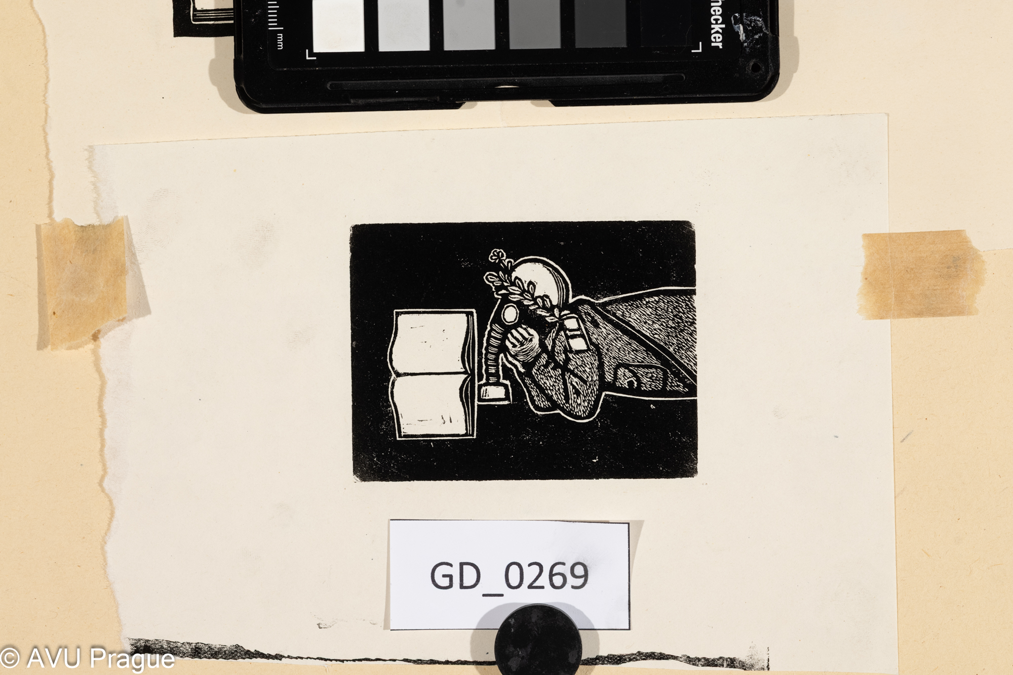 Zdeněk Mézl, Čtenář voják,1960, Dřevoryt,6 x 8,12,3 x 18,2,Silovskýcyklus 9 čtenářů - společná paspatra