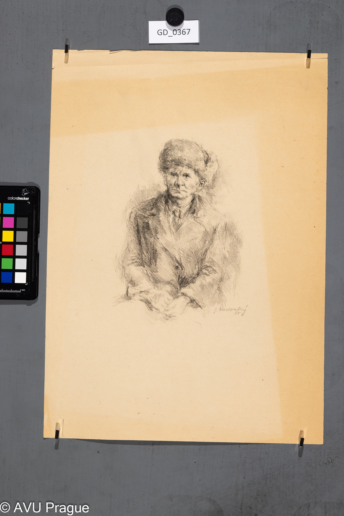 Jiří Kozlovský, Sedící muž s čepicí, 1955, Litografie, 20,5 x 14,3, 42,8 x 30,5Pukl