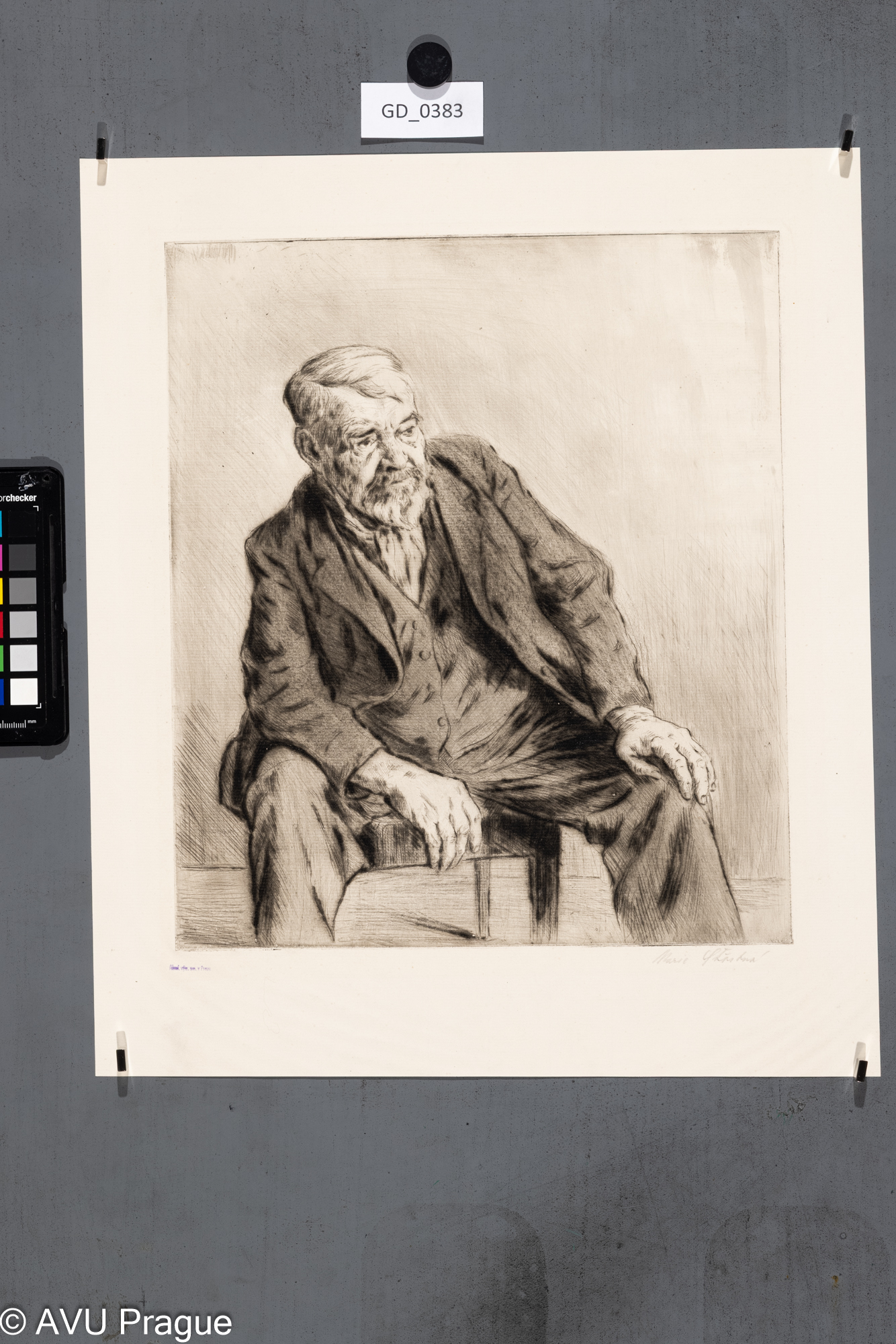 Marie Šťastná, Sedící muž s čepicí, Suchá jehla, 32 x 27,6,41,6 x 35,2, Rada