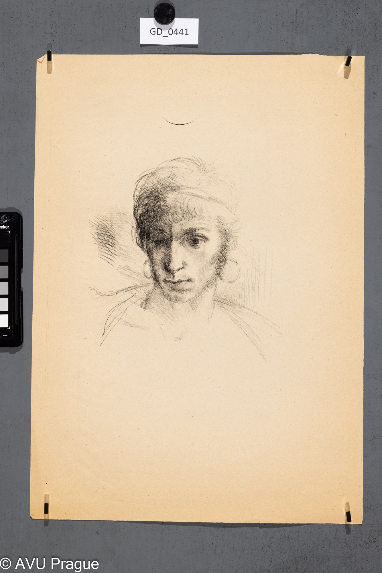 Neurčen, Hlava muže s náušnicemi, Litografie, 35 x 24,8, 43,4 x 30,6