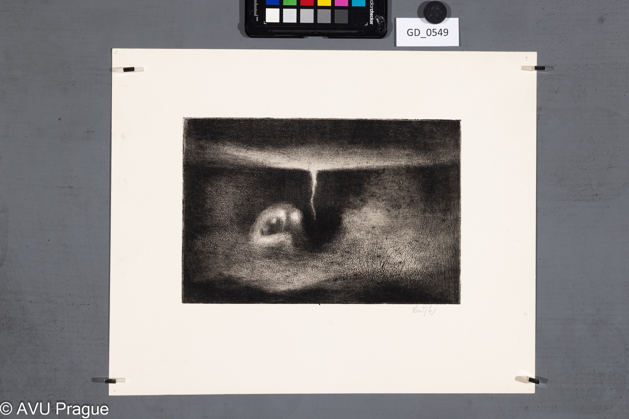 nezjišteno, Sedící figura v krajině,60. léta, Škrábaná akvatinta,16,3 x 24,5, 30,5 x 37,4