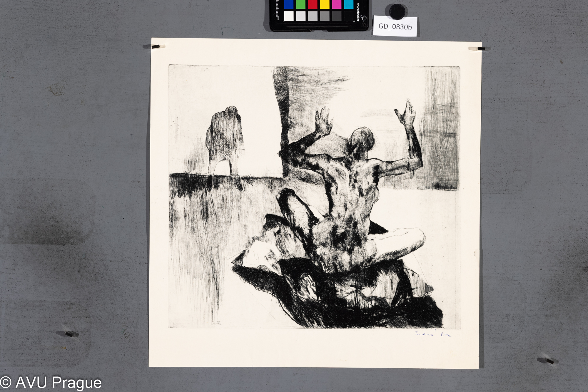 Eva Tomková, Žena v jogínské poloze s postavou na pozadí,70.léta, Suchá jehla, 30,1 x 37,5,41,5 x 41,4, Jiroudek