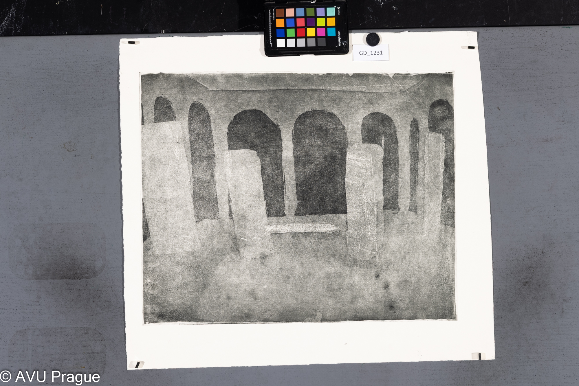 Bruno Zöllner, MG AVU - hala s kvádry, Akvatinta, 37,2 x 46,6,48,8 x 48,8,